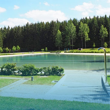 Freibad im Naherholungsgebiet. Waldbad Rätzteich.